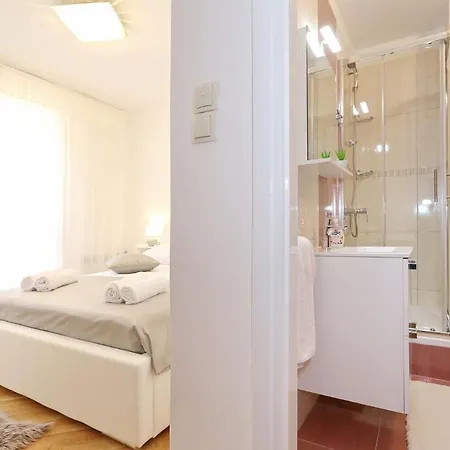 Apartman & Neva