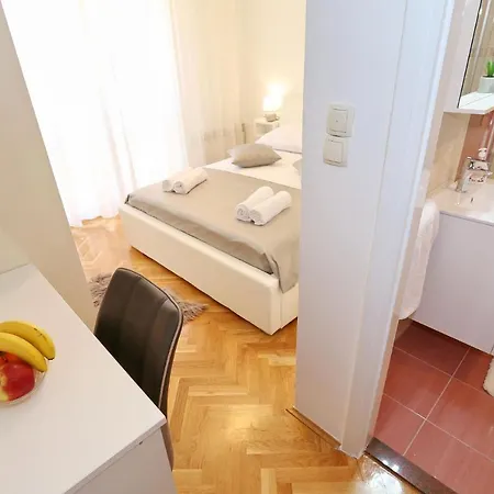 & Neva Apartman Zadar